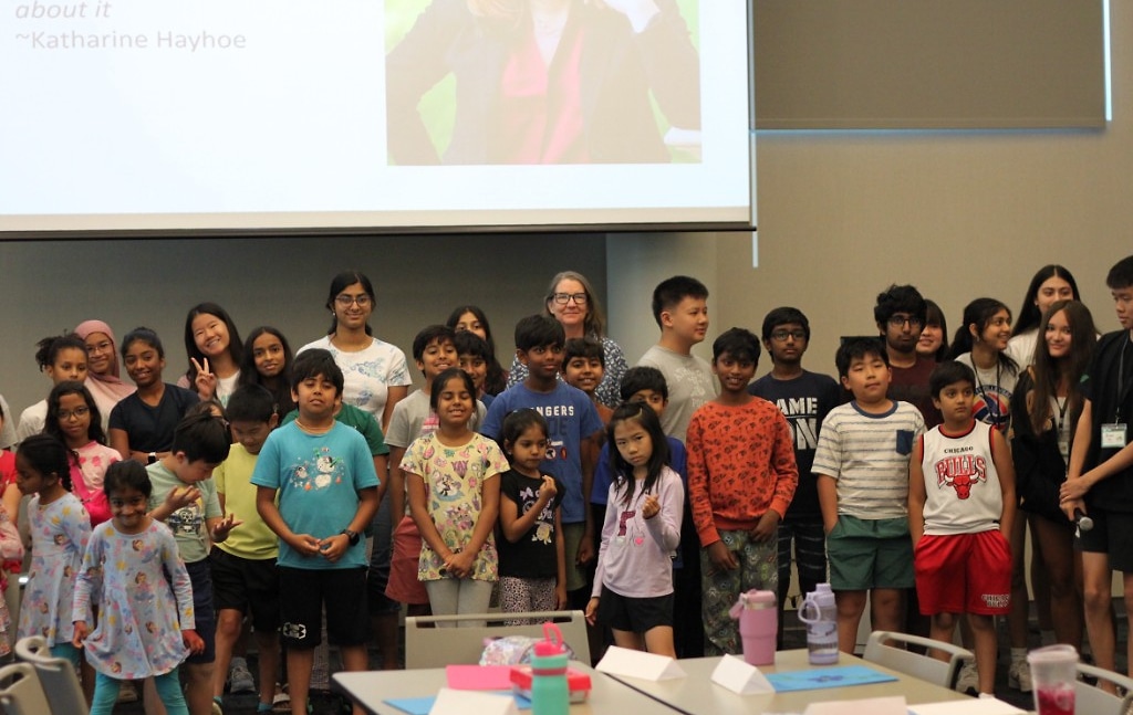 Guest speaker presenting to EcoRise summer camp students